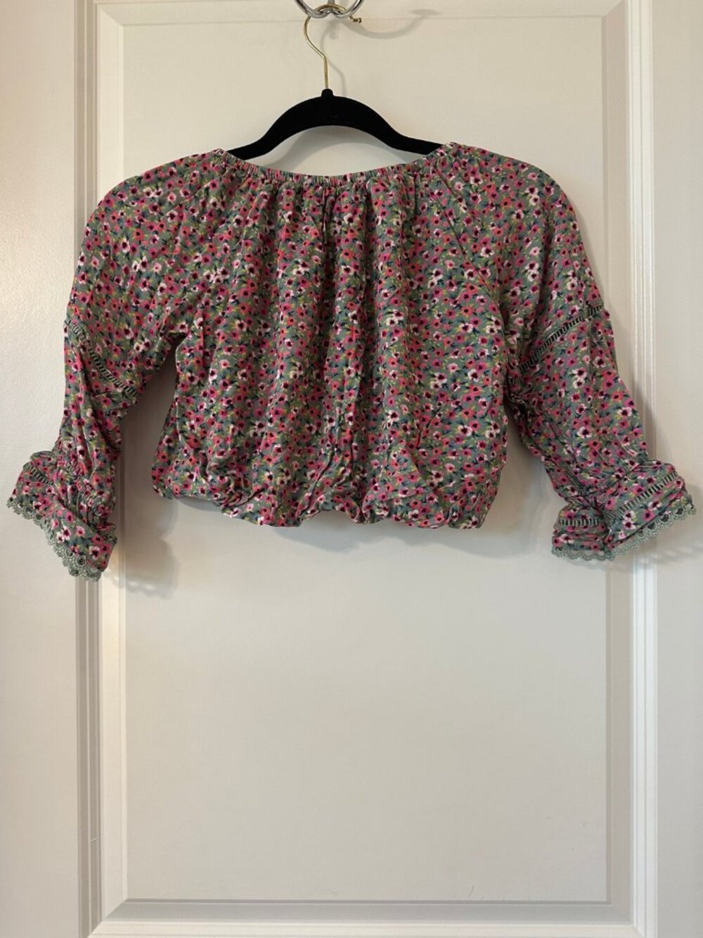 Speechless Kids Floral Smocked Hem Top — Girls S, Lace Bell Cuffs, Very Good